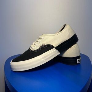 Vans Authentic DX Blocked Black & White M6 W7.5
